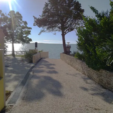 Zadar Nin Anton I Martina * Врси